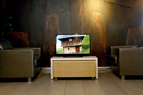 TESLA TV K32D301B2